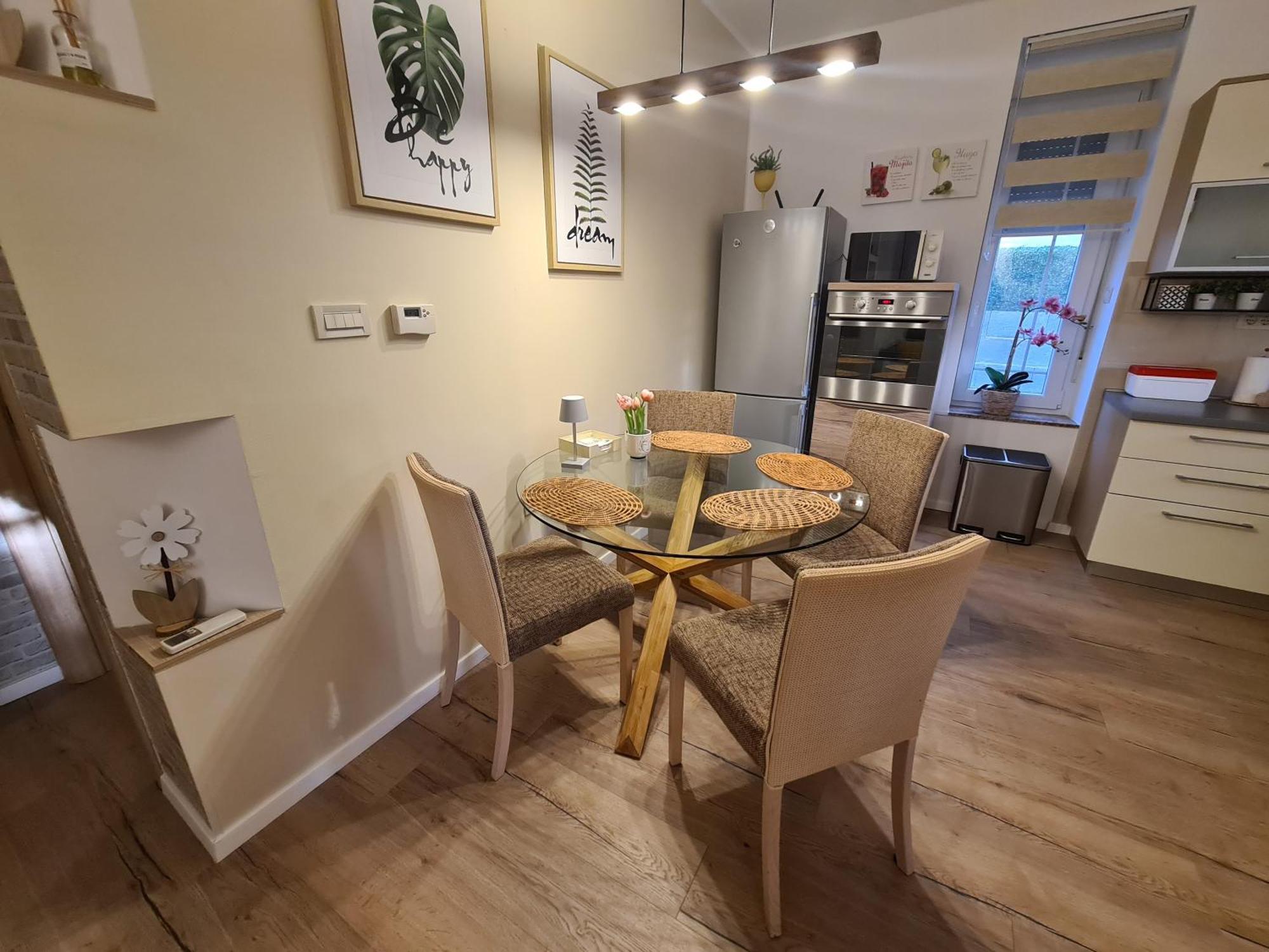 Apartment Marangunija マリンスカ 部屋 写真
